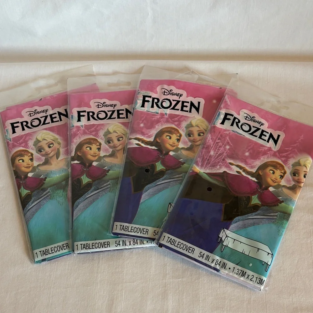 Disney Frozen Tableware Set Napkins/Tablecloths -  Lot of 4.